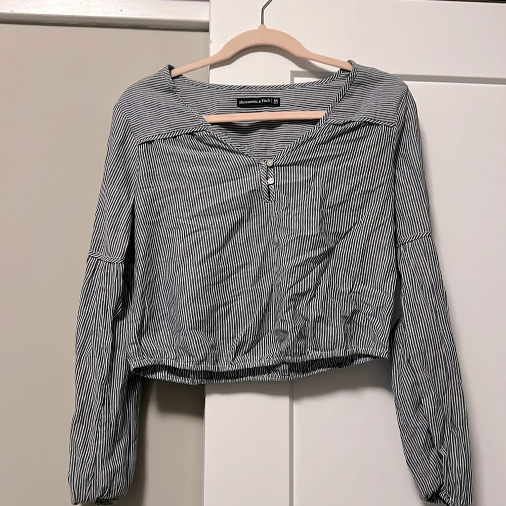 Abercrombie & Fitch Long Sleeve Blue and White Crop